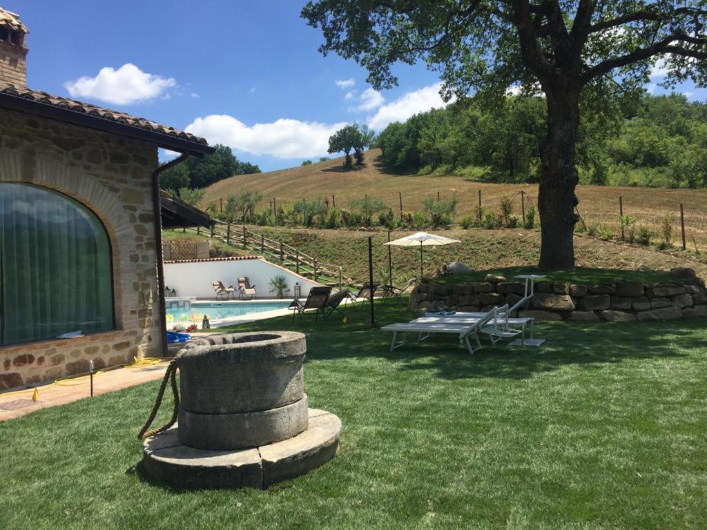 Gasthaus Azzurro Di Vallepietra Camporotondo di Fiastrone Exterior foto