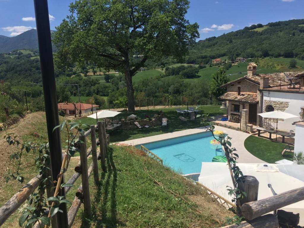 Gasthaus Azzurro Di Vallepietra Camporotondo di Fiastrone Exterior foto