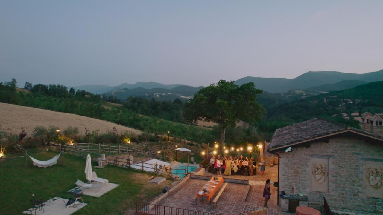 Gasthaus Azzurro Di Vallepietra Camporotondo di Fiastrone Exterior foto